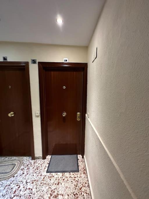 Cozy 1-Bedroom Apartment Madrid Exterior photo