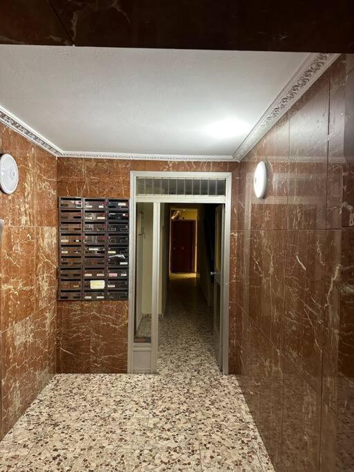 Cozy 1-Bedroom Apartment Madrid Exterior photo