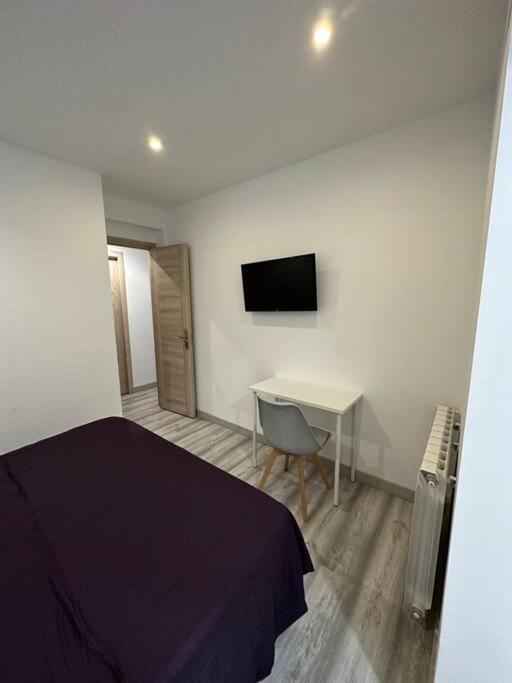 Cozy 1-Bedroom Apartment Madrid Exterior photo